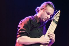 yoghurt_images_photo_live_20111218_patronaat_eric-keyzer_067_groot