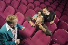 yoghurt_images_photo_official_2006_eric-keyzer_oh_groepsfoto_pluche_12_groot
