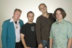 yoghurt_images_photo_official_2006_eric-keyzer_oh_groepsfoto_wit_04_groot